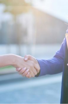 Umowa i transakcja sprzedaży nieruchomości inwestycyjnych